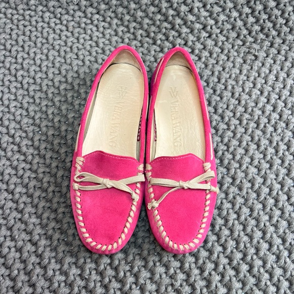 Vera Wang Fuchsia Pink Suede Loafers Slip On Shoes Women Size 6 M, Made in Italy - Picture 2 of 14